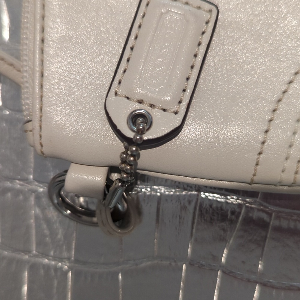 Coach Vintage leather Wristlet - Picture 3 of 8
